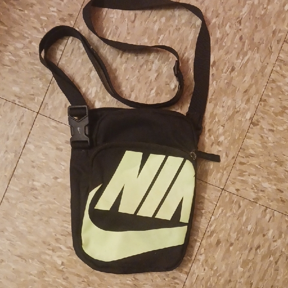 Nike Black and Neon Green Messenger Bag with Adjustable Strap - Picture 1 of 6